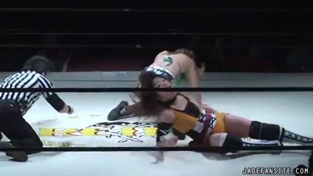 MiavsMatsumoto_Still1560~0.jpg