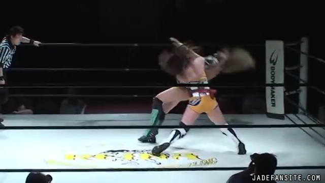 MiavsMatsumoto_Still1663~0.jpg
