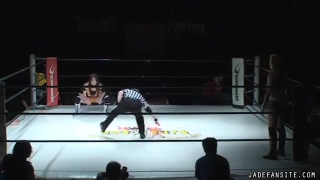 MiavsMatsumoto_Still255~0.jpg