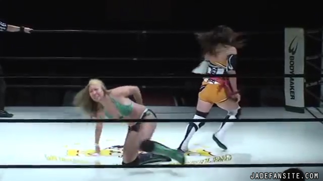 MiavsMatsumoto_Still401~0.jpg