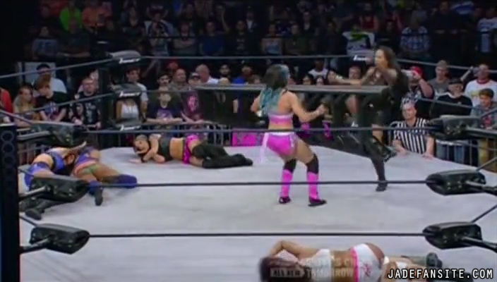 Jade20160419_Still214.jpg Jade20160419_Still214.jpg