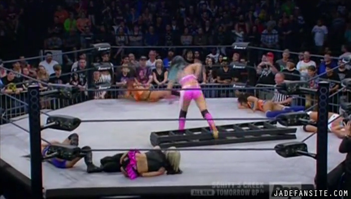 Jade20160419_Still320.jpg Jade20160419_Still320.jpg