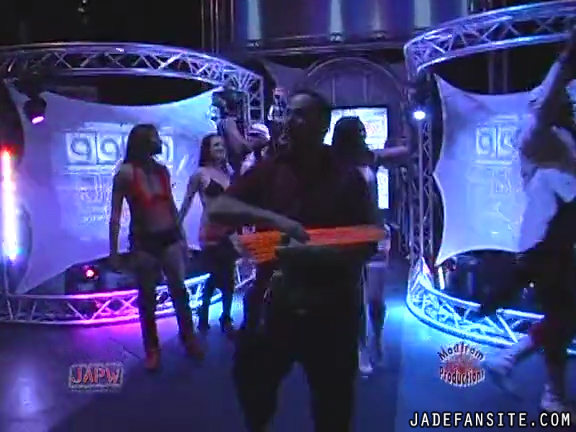 Mia-HardwayvsSocial-Fear_Still019.jpg