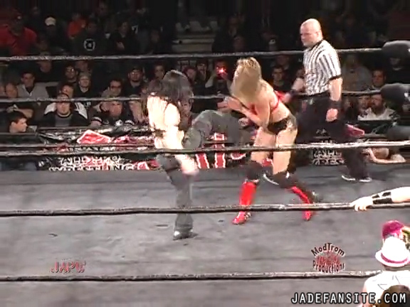 Mia-HardwayvsSocial-Fear_Still1028.jpg