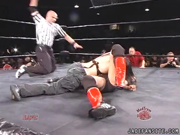 Mia-HardwayvsSocial-Fear_Still1040.jpg