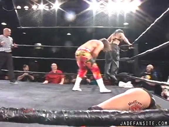 Mia-HardwayvsSocial-Fear_Still1060.jpg