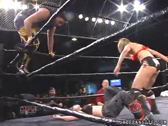 Mia-HardwayvsSocial-Fear_Still1132.jpg