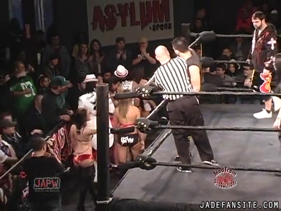 Mia-HardwayvsSocial-Fear_Still124.jpg