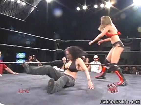 Mia-HardwayvsSocial-Fear_Still1279.jpg