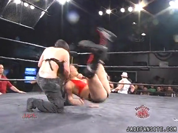 Mia-HardwayvsSocial-Fear_Still1344.jpg
