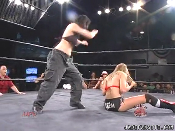 Mia-HardwayvsSocial-Fear_Still1355.jpg