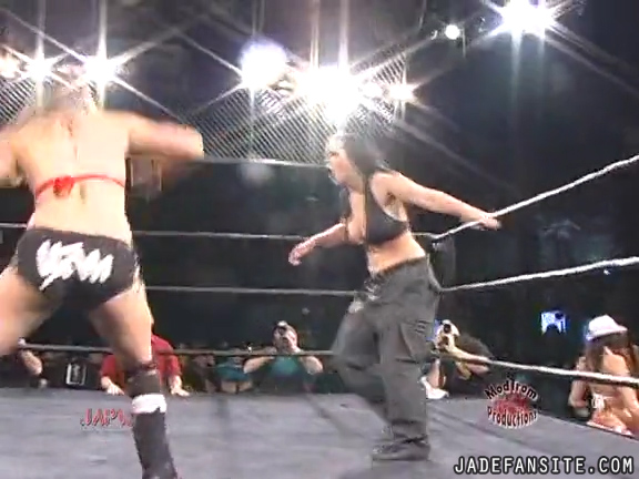Mia-HardwayvsSocial-Fear_Still1406.jpg
