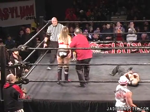 Mia-HardwayvsSocial-Fear_Still1435.jpg
