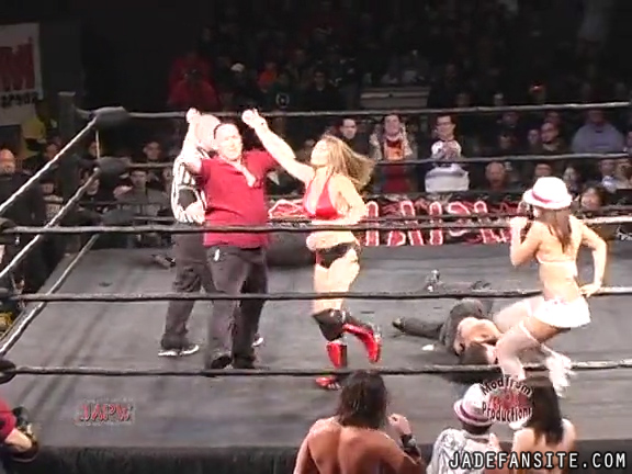 Mia-HardwayvsSocial-Fear_Still1443.jpg