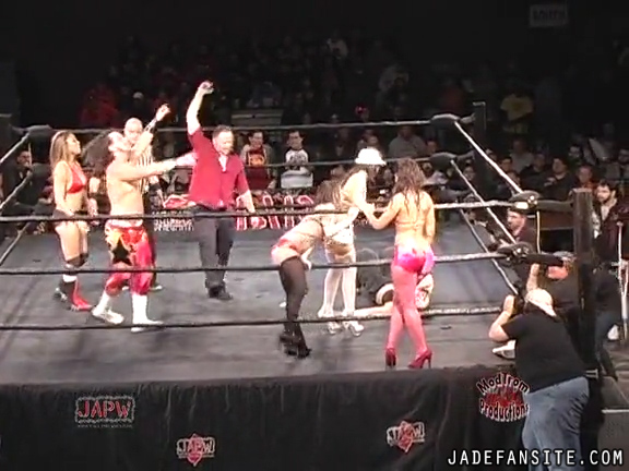 Mia-HardwayvsSocial-Fear_Still1460.jpg