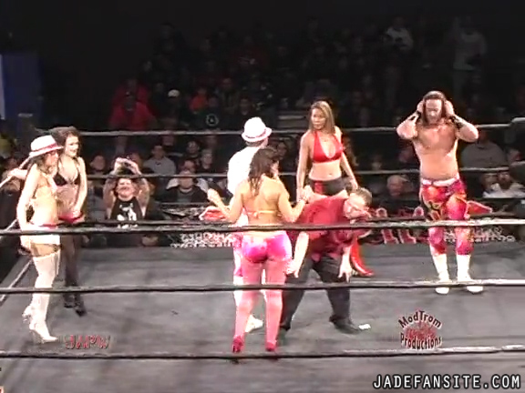 Mia-HardwayvsSocial-Fear_Still1568.jpg