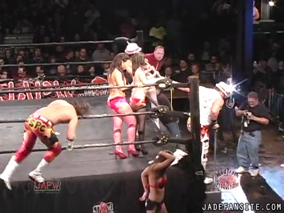 Mia-HardwayvsSocial-Fear_Still1618.jpg
