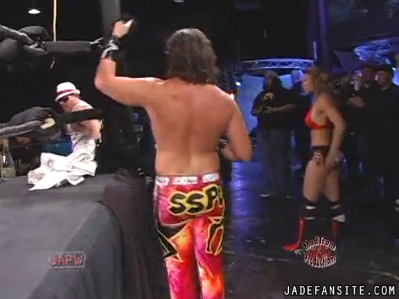 Mia-HardwayvsSocial-Fear_Still1625.jpg