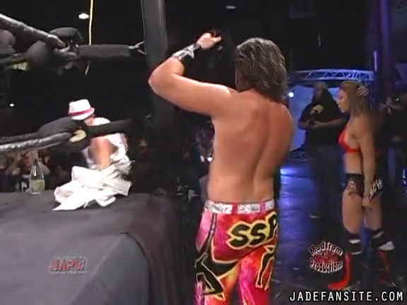 Mia-HardwayvsSocial-Fear_Still1626.jpg