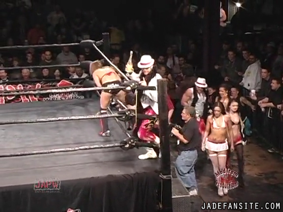 Mia-HardwayvsSocial-Fear_Still175.jpg