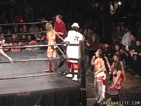 Mia-HardwayvsSocial-Fear_Still180.jpg
