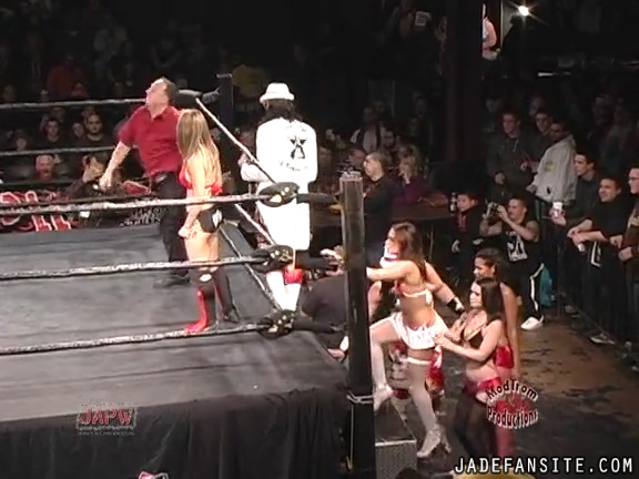 Mia-HardwayvsSocial-Fear_Still183.jpg