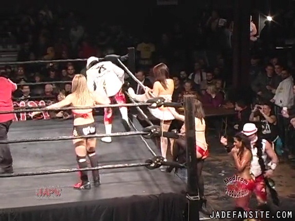 Mia-HardwayvsSocial-Fear_Still190.jpg