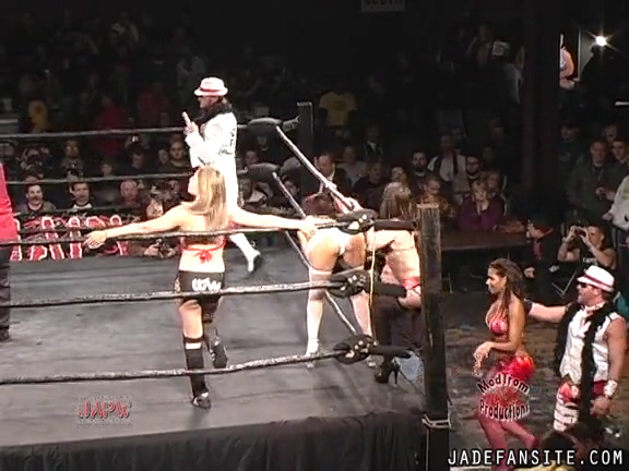Mia-HardwayvsSocial-Fear_Still193.jpg