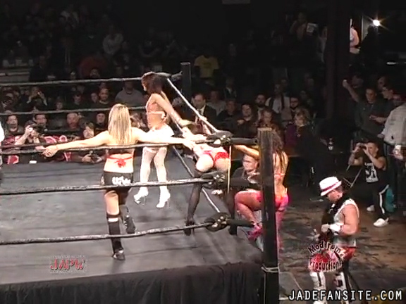 Mia-HardwayvsSocial-Fear_Still201.jpg