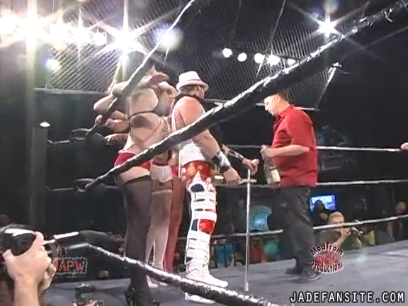 Mia-HardwayvsSocial-Fear_Still300.jpg
