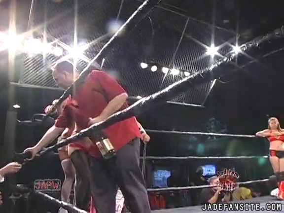Mia-HardwayvsSocial-Fear_Still312.jpg