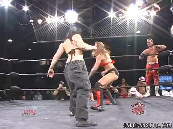 Mia-HardwayvsSocial-Fear_Still530.jpg