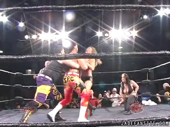 Mia-HardwayvsSocial-Fear_Still560.jpg