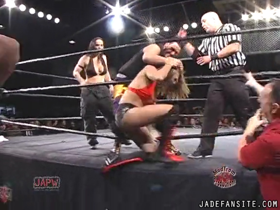 Mia-HardwayvsSocial-Fear_Still600.jpg