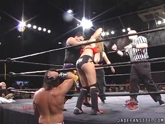 Mia-HardwayvsSocial-Fear_Still607.jpg