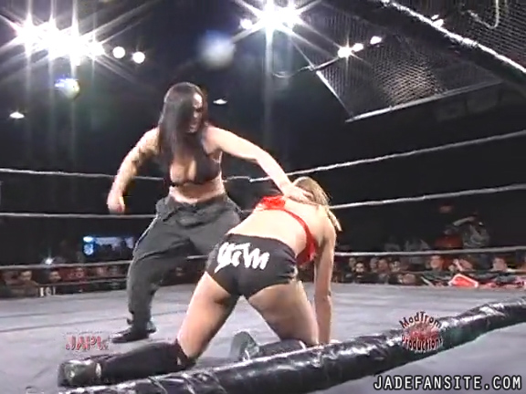 Mia-HardwayvsSocial-Fear_Still650.jpg