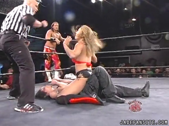 Mia-HardwayvsSocial-Fear_Still709.jpg
