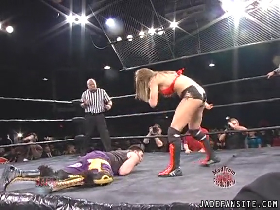 Mia-HardwayvsSocial-Fear_Still912.jpg