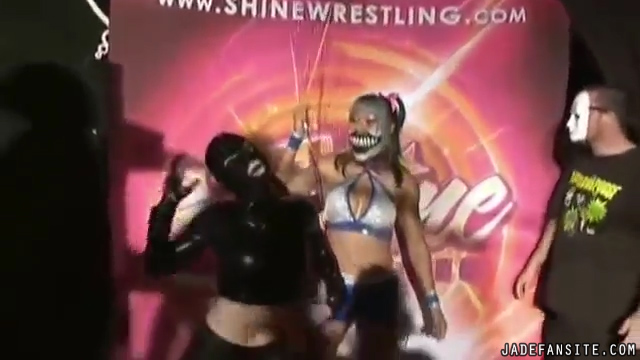 MiaShine30_Still007.jpg