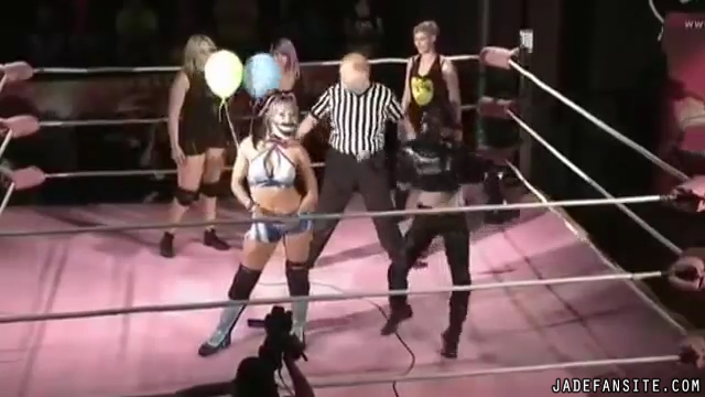 MiaShine30_Still137.jpg