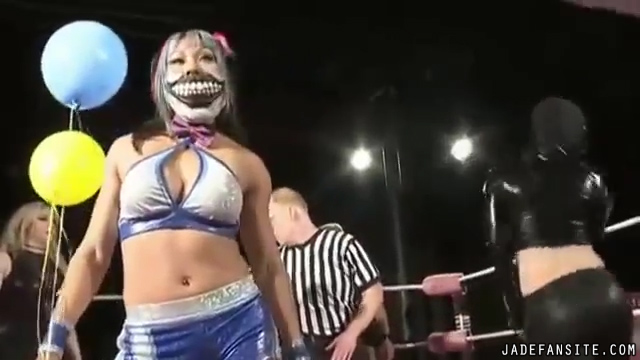 MiaShine30_Still140.jpg
