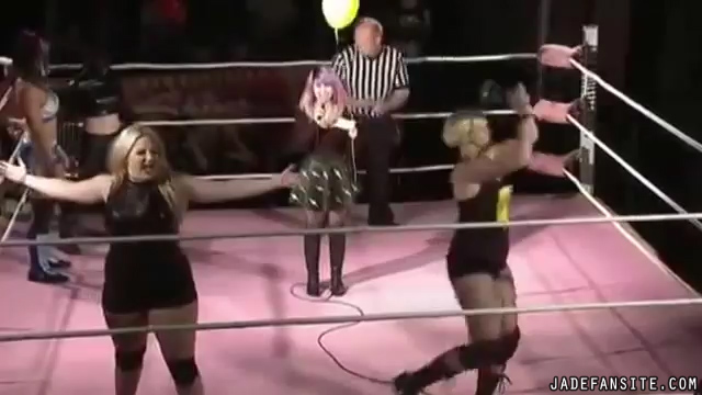 MiaShine30_Still189.jpg MiaShine30_Still189.jpg