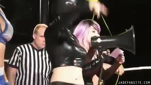 MiaShine30_Still205.jpg