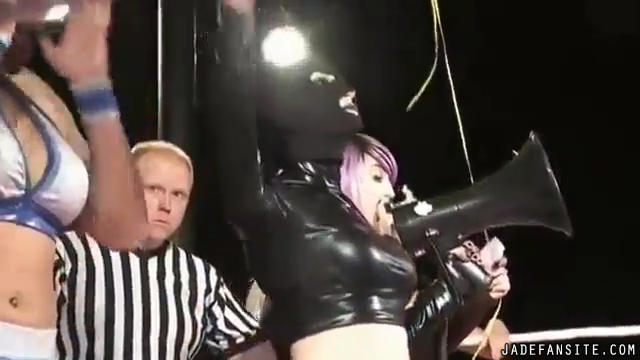 MiaShine30_Still207.jpg