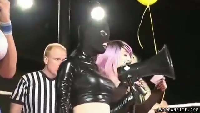 MiaShine30_Still210.jpg
