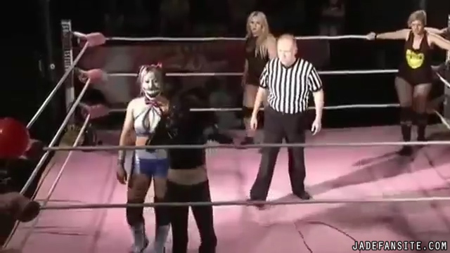 MiaShine30_Still252.jpg