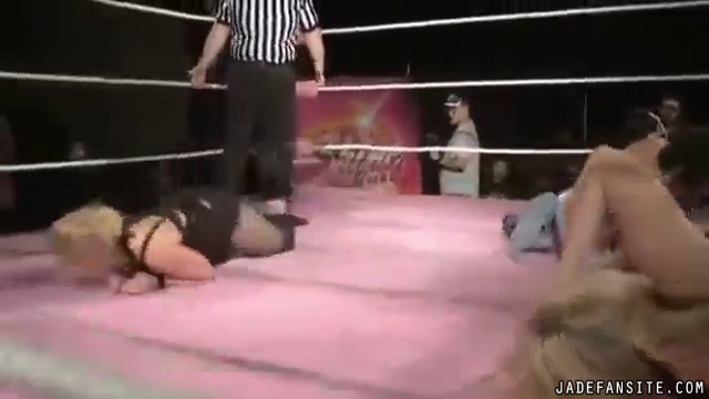 MiaShine30_Still327.jpg