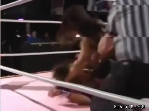 MiavsIvelisse_Still024~1.jpg