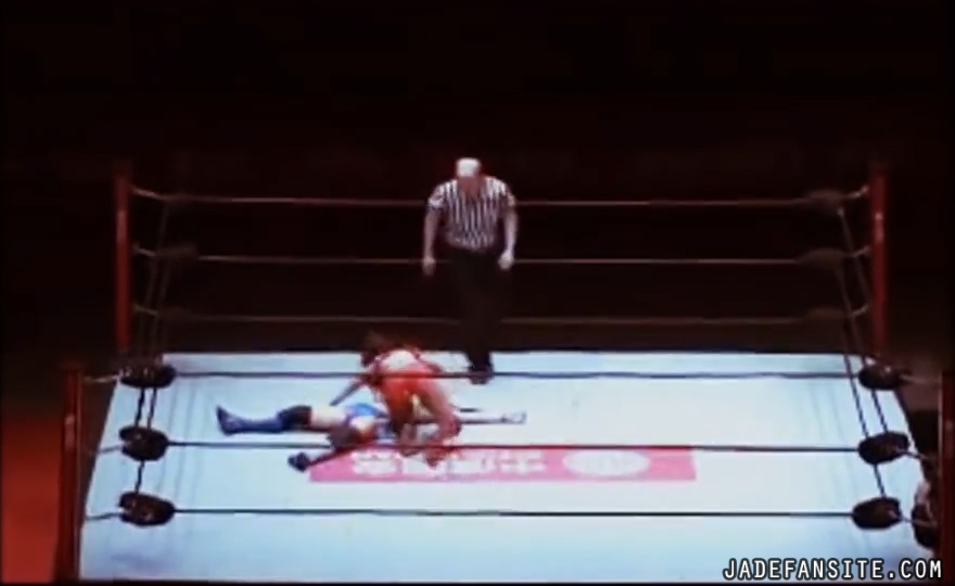 MiavsIvelisse_Still1090.jpg MiavsIvelisse_Still1090.jpg