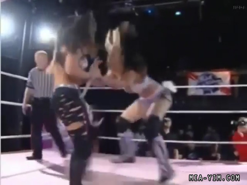 MiavsIvelisse_Still109~1.jpg